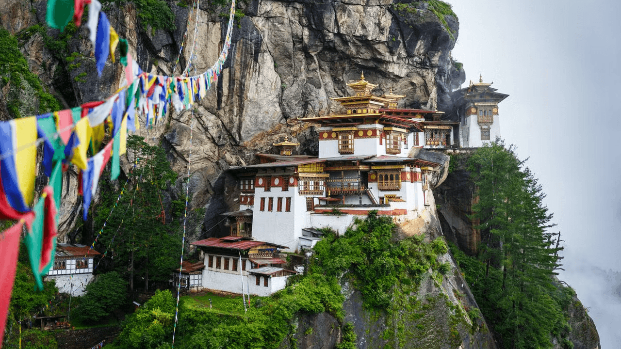 Bhutan’s Sustainable Bitcoin Mining Fuels Salary Hikes, Healthcare Initiatives